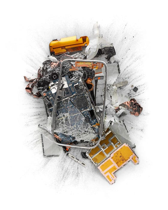 Výstava zničených Apple produktov 12LVE