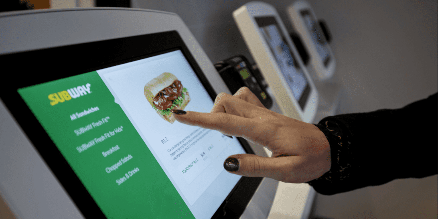 Subway má nový design restaurací s digitálními kiosky podporující Apple