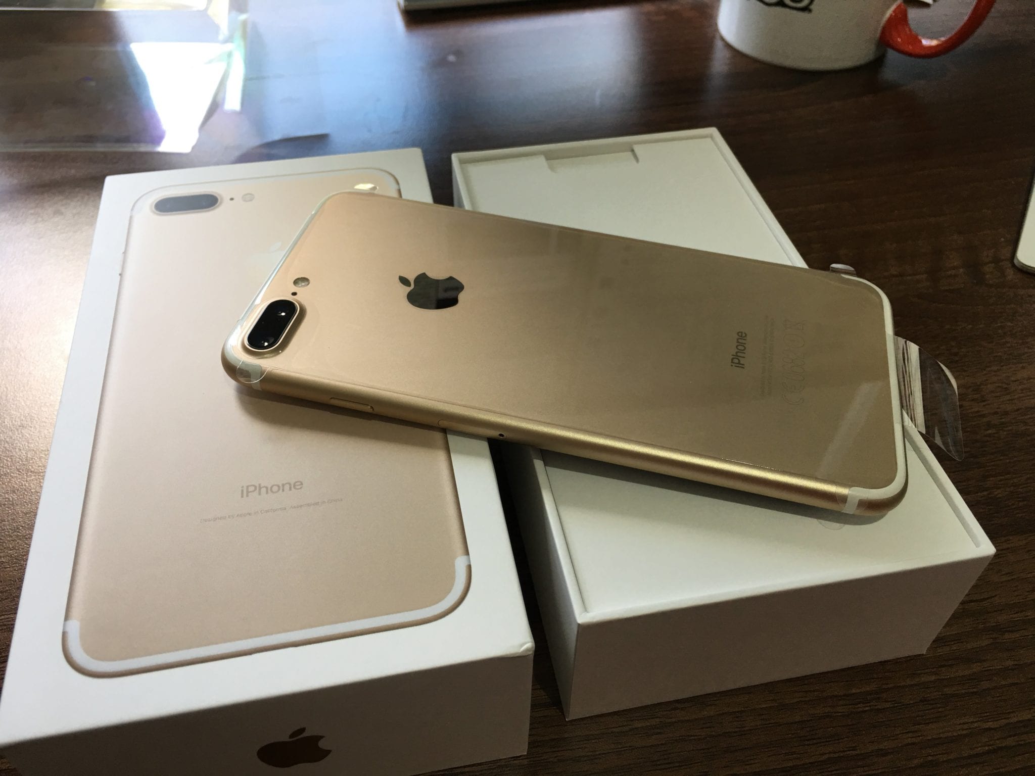 Семерка айфон. Iphone 7 Plus Gold. Iphone 7 Plus 128gb Gold. Iphone 7 Plus 32gb. Iphone 7 Gold 32gb.