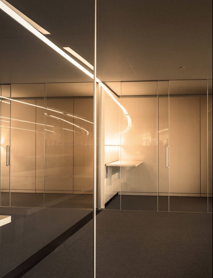 Steny Apple Parku sú až príliš priehľadné, narážajú do nich zamestnanci apple park office3 - Steny Apple Parku sú až príliš priehľadné, narážajú do nich zamestnanci